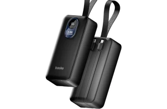 Power Bank Basike 30.000mAh preto com cabos integrados e display digital LED.