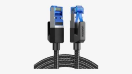 Cabo Ethernet Cat 8 UGREEN 6 pés trançado blindado alta velocidade 40Gbps em uso para conexão de rede